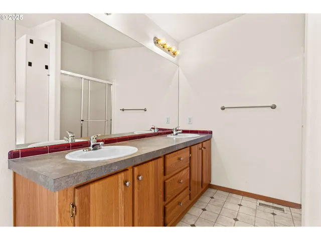 $164,999 | 4055 Royal Avenue, Unit 107, Eugene, OR 97402