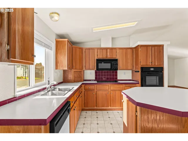 $164,999 | 4055 Royal Avenue, Unit 107, Eugene, OR 97402