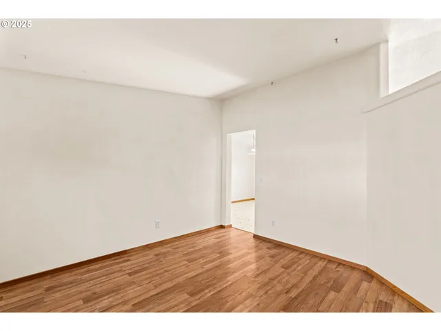 $164,999 | 4055 Royal Avenue, Unit 107, Eugene, OR 97402