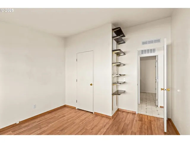 $164,999 | 4055 Royal Avenue, Unit 107, Eugene, OR 97402