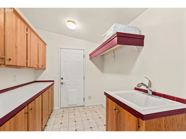 $164,999 | 4055 Royal Avenue, Unit 107, Eugene, OR 97402