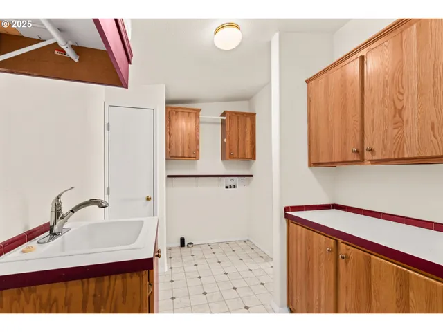 $164,999 | 4055 Royal Avenue, Unit 107, Eugene, OR 97402