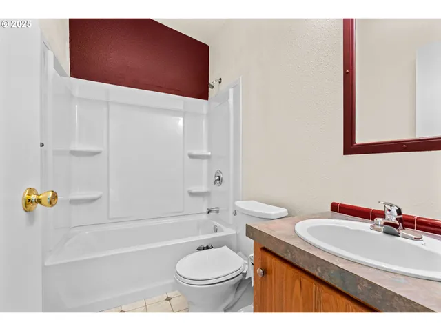 $164,999 | 4055 Royal Avenue, Unit 107, Eugene, OR 97402