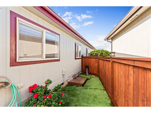 $164,999 | 4055 Royal Avenue, Unit 107, Eugene, OR 97402