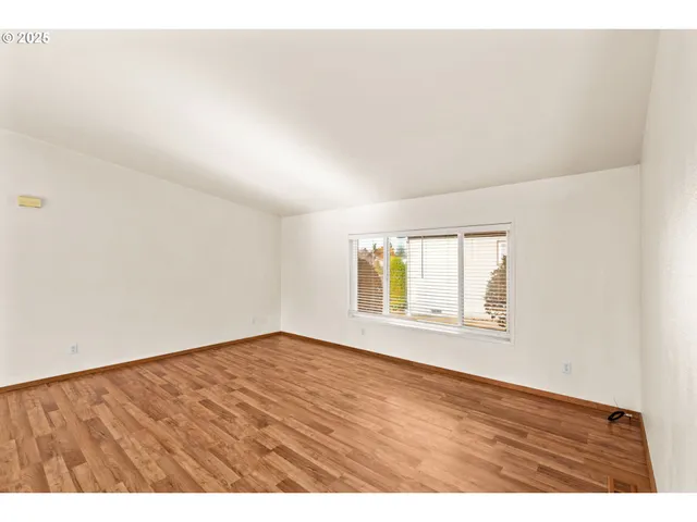 $164,999 | 4055 Royal Avenue, Unit 107, Eugene, OR 97402