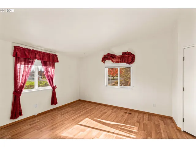 $164,999 | 4055 Royal Avenue, Unit 107, Eugene, OR 97402