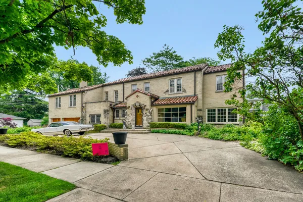 $1,375,000 | 9101 South Hoyne Avenue, Chicago, IL 60643