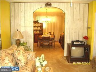 7519 Rugby Street Philadelphia, PA 19150 - Photo 4 of 9 Living Room