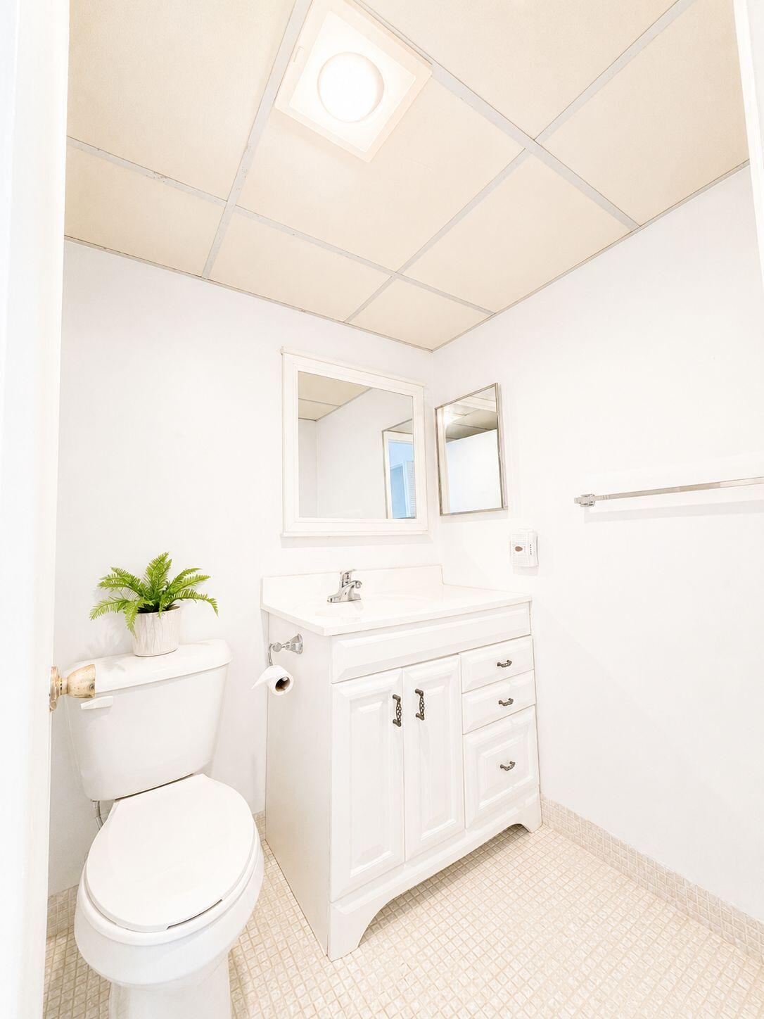 359 Capri H, Unit 359 Delray Beach, FL 33484 - Photo 11 of 23 WhatsApp Image 2026-06-19 at 17.37.28 (1