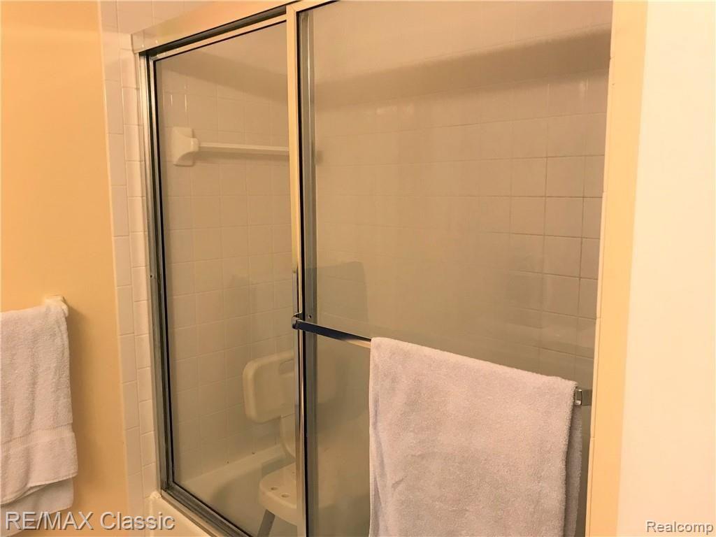 4949 Crooks Road, Unit 9L Royal Oak, MI 48073 - Photo 14 of 25 Gallery Image 14