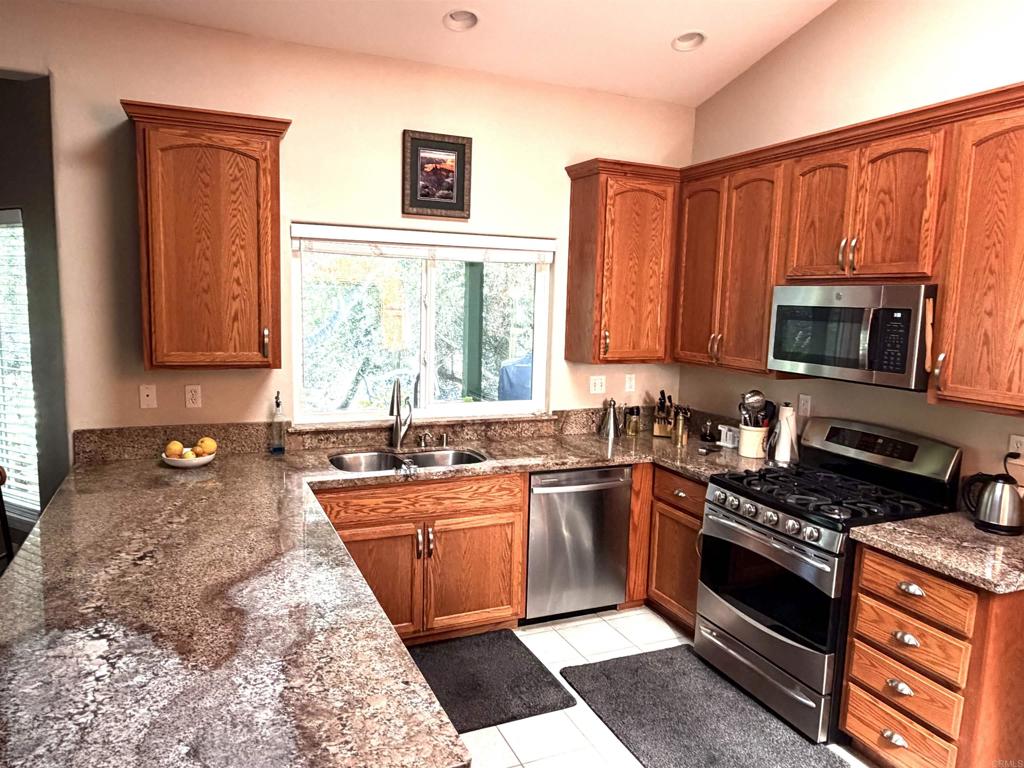 524 Rosvall Drive Fallbrook, CA 92028 - Photo 74 of 77 Kitchen
