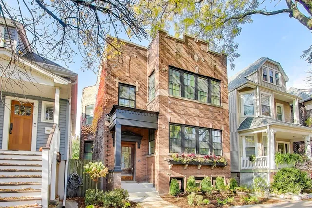 $1,975,000 | 3822 North Bell Avenue, Chicago, IL 60618