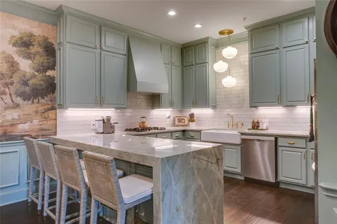 $875,000 | 2848 Woodside Street, Unit 7A, Dallas, TX 75204