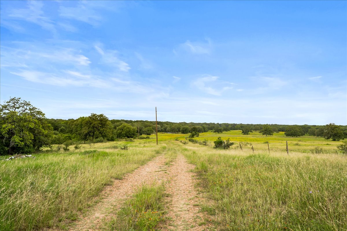 8413 Mach Road La Grange, TX 78945 - Photo 23 of 40