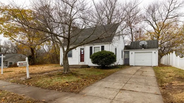 $349,900 | 46 Roslyn Avenue, Cranston, RI 02910