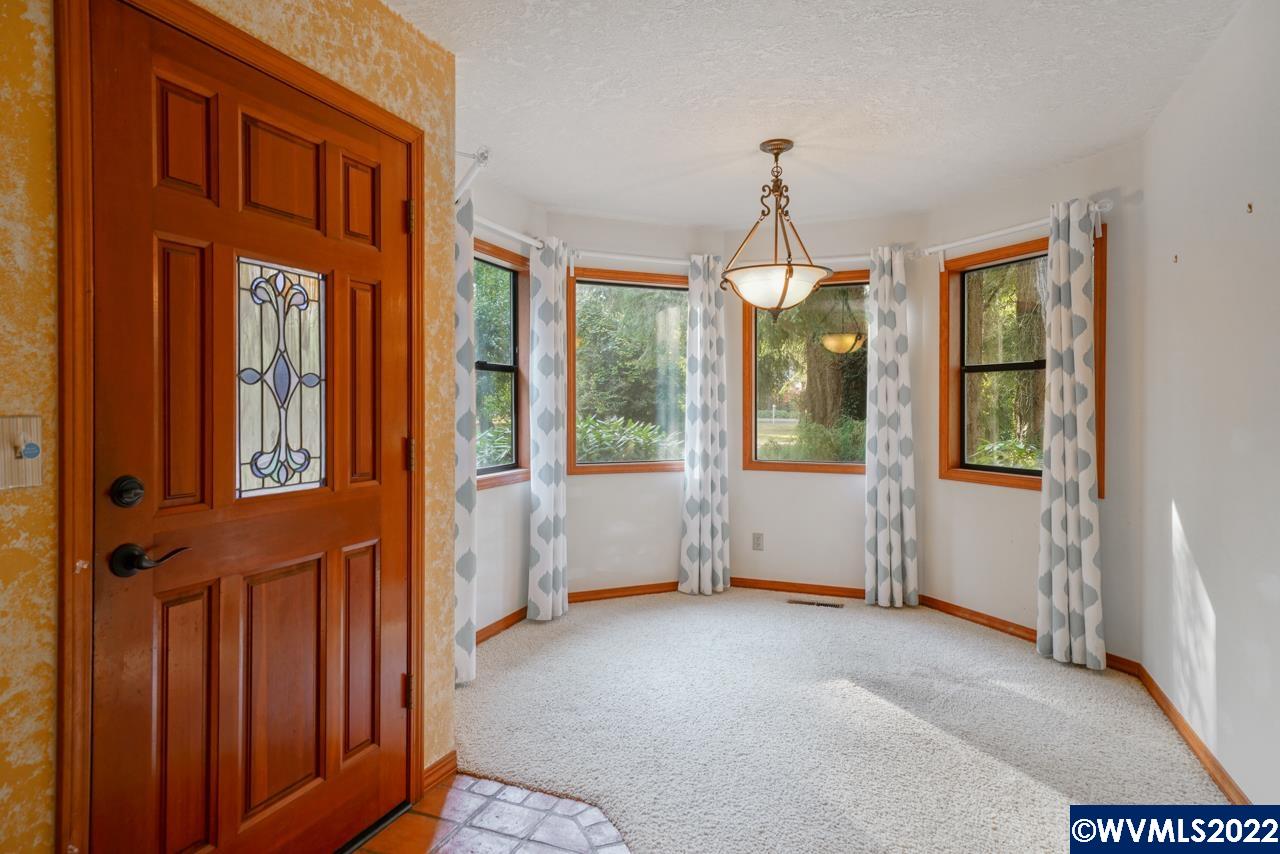 6515 Lardon Road Northeast Salem, OR 97305 - Photo 3 of 31