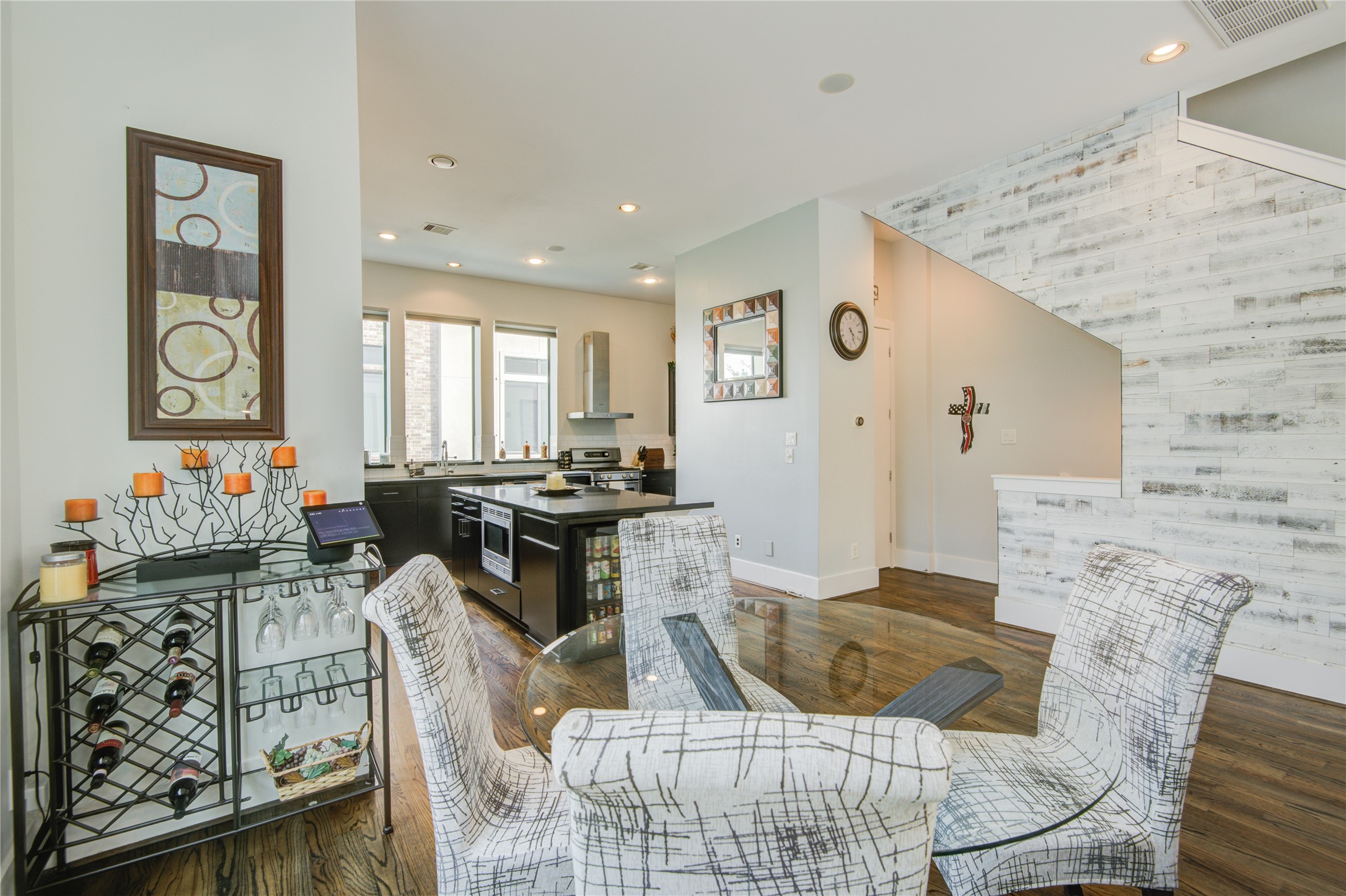 1401 Nagle Street Houston, TX 77003 - Photo 15 of 31 a living room with furniture