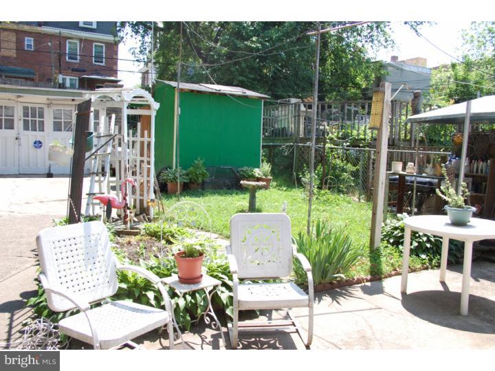 917 Wynnewood Road Philadelphia, PA 19151 - Photo 2 of 16 Back Yard