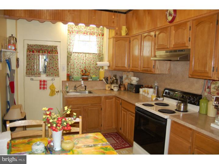 917 Wynnewood Road Philadelphia, PA 19151 - Photo 4 of 16 Kitchen