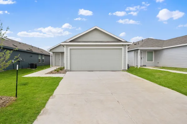 $1,800 | 3912 Pontchartrain Parkway, Sherman, TX 75090