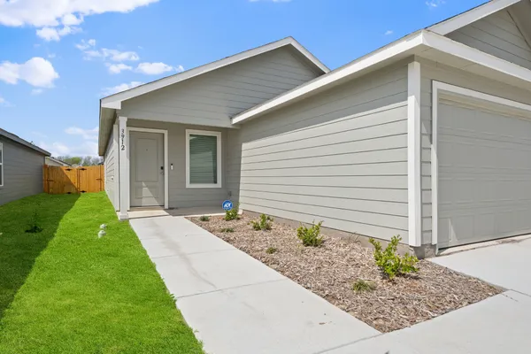 $1,800 | 3912 Pontchartrain Parkway, Sherman, TX 75090