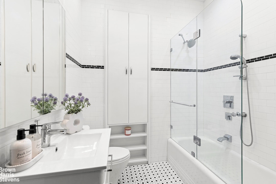 55 East 76th Street, Unit 9 Manhattan, NY 10021 - Photo 7 of 9