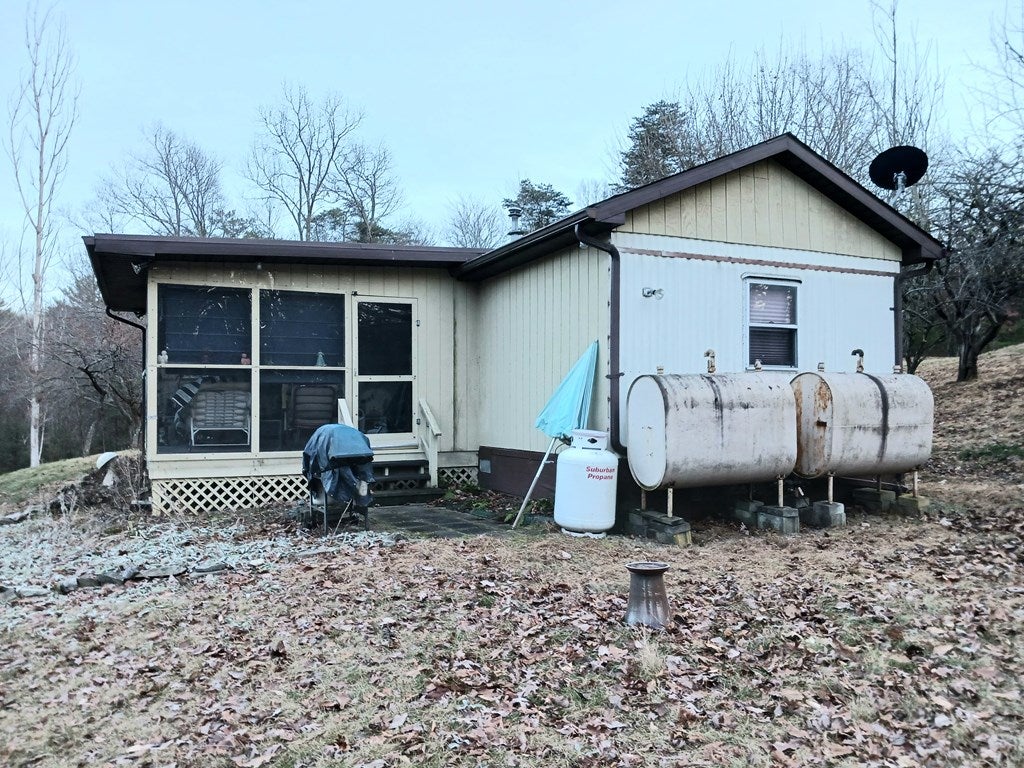 10165 Evergreen Road Huntingdon, PA 16652 - Photo 4 of 19 Gallery Image 4