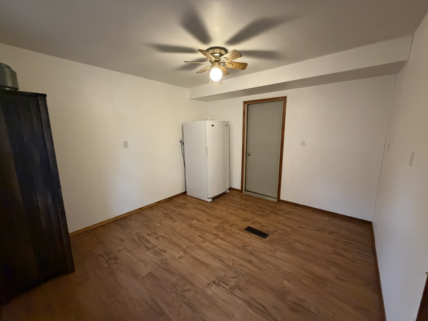 6044 McCarty Road Kinmundy, IL 62854 - Photo 17 of 19 Gallery Image 17