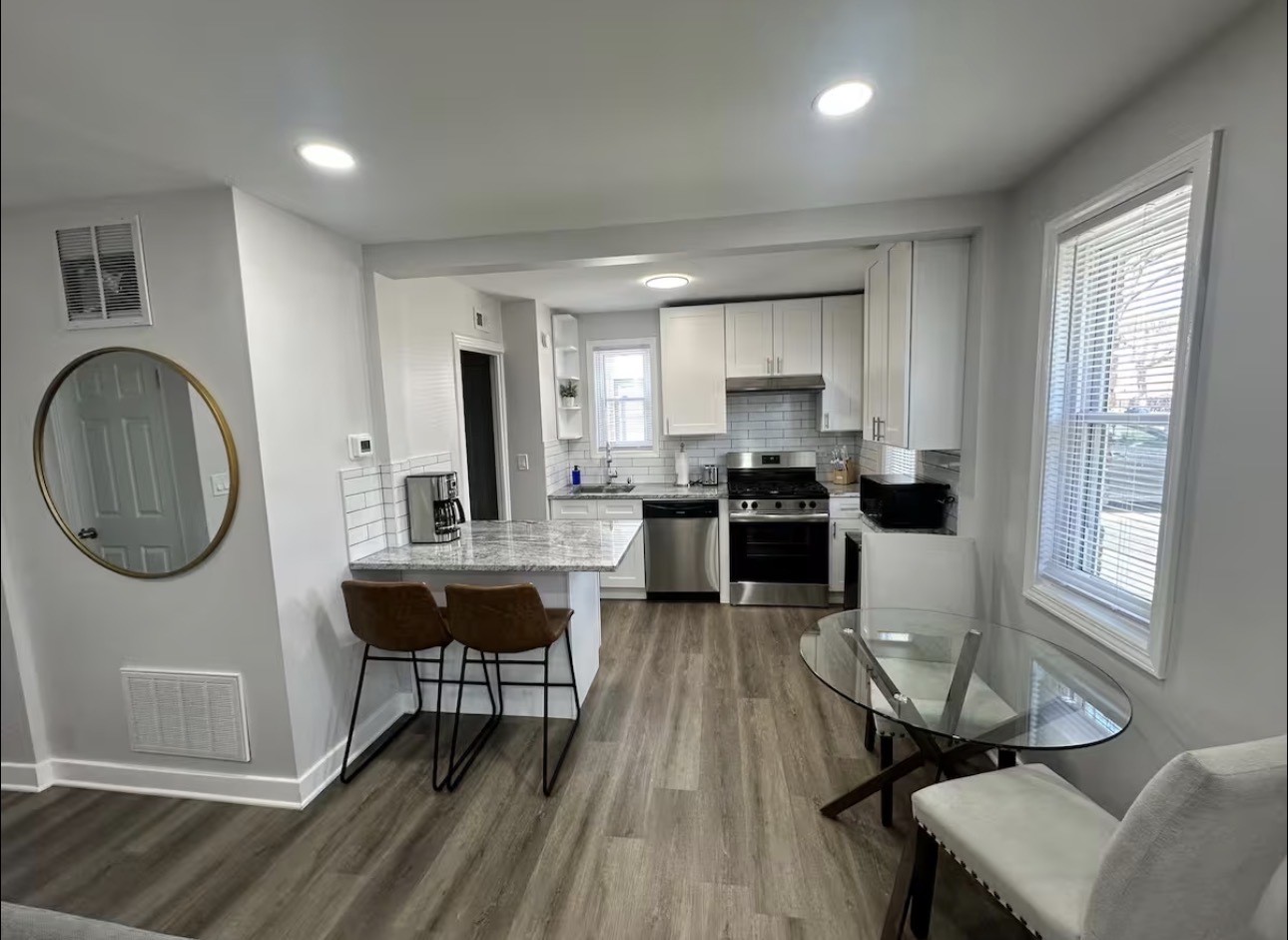 1830 White Street, Unit 1 Des Plaines, IL 60018 - Photo 3 of 20