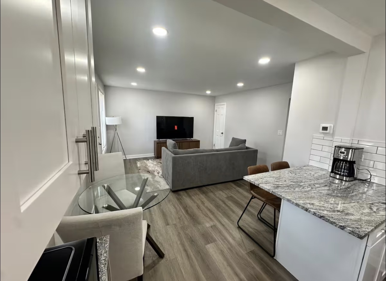 1830 White Street, Unit 1 Des Plaines, IL 60018 - Photo 6 of 20