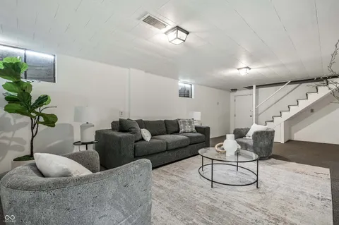 $465,000 | 7135 Huntington Road, Indianapolis, IN 46240