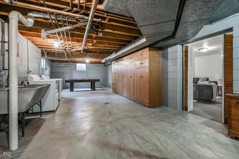 $465,000 | 7135 Huntington Road, Indianapolis, IN 46240