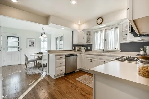 $465,000 | 7135 Huntington Road, Indianapolis, IN 46240