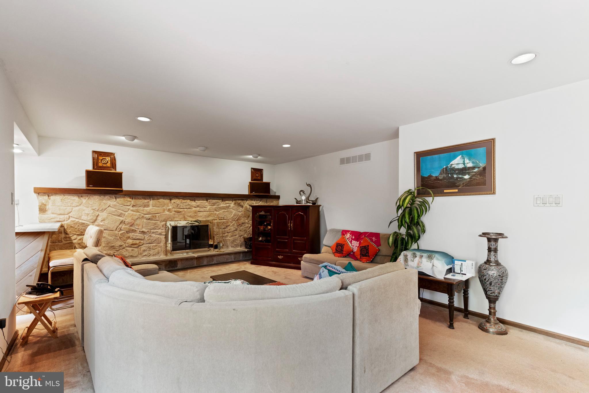 1832 Melmar Road Huntingdon Valley, PA 19006 - Photo 18 of 48