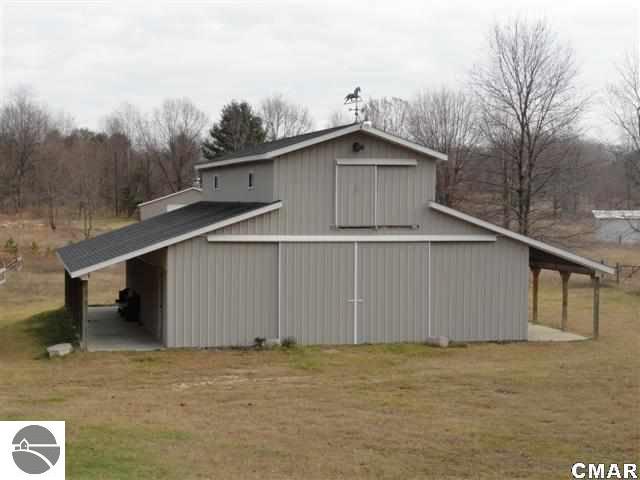 1260 East Monroe Road Harrison, MI 48625 - Photo 21 of 25 1774477-20.JPG