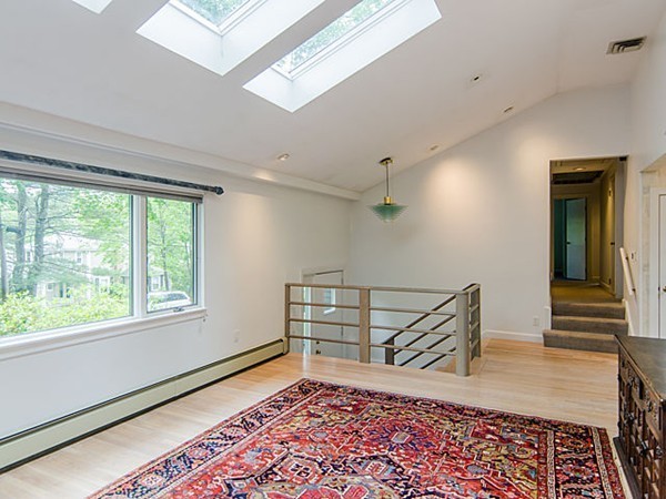 39 Longwell Road Newton, MA 02462 - Photo 3 of 18