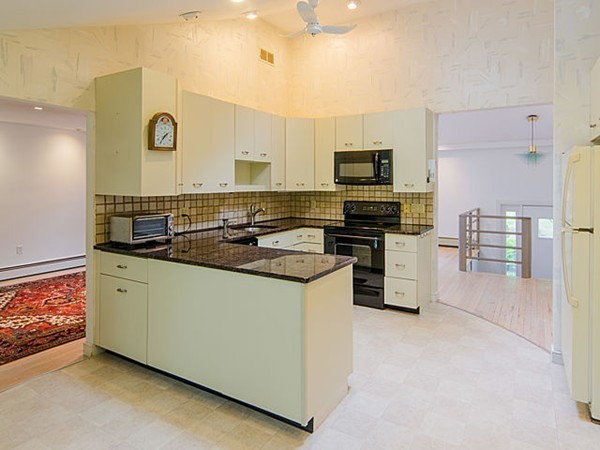 39 Longwell Road Newton, MA 02462 - Photo 6 of 18
