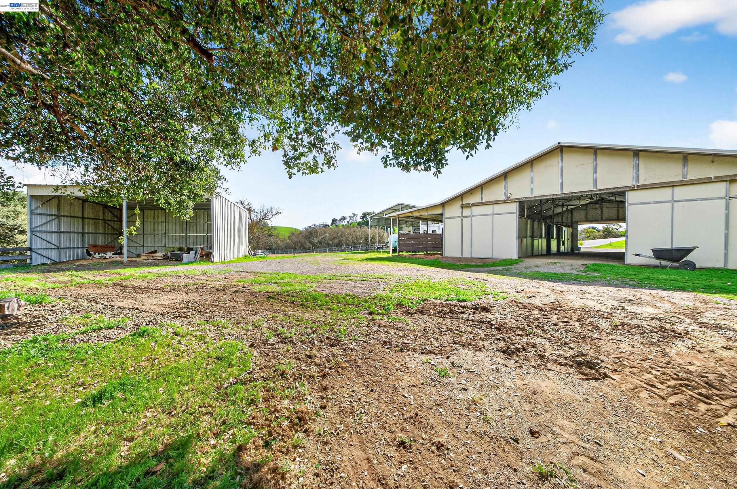 10700 Foothill Road Sunol, CA 94586 - Photo 4 of 61
