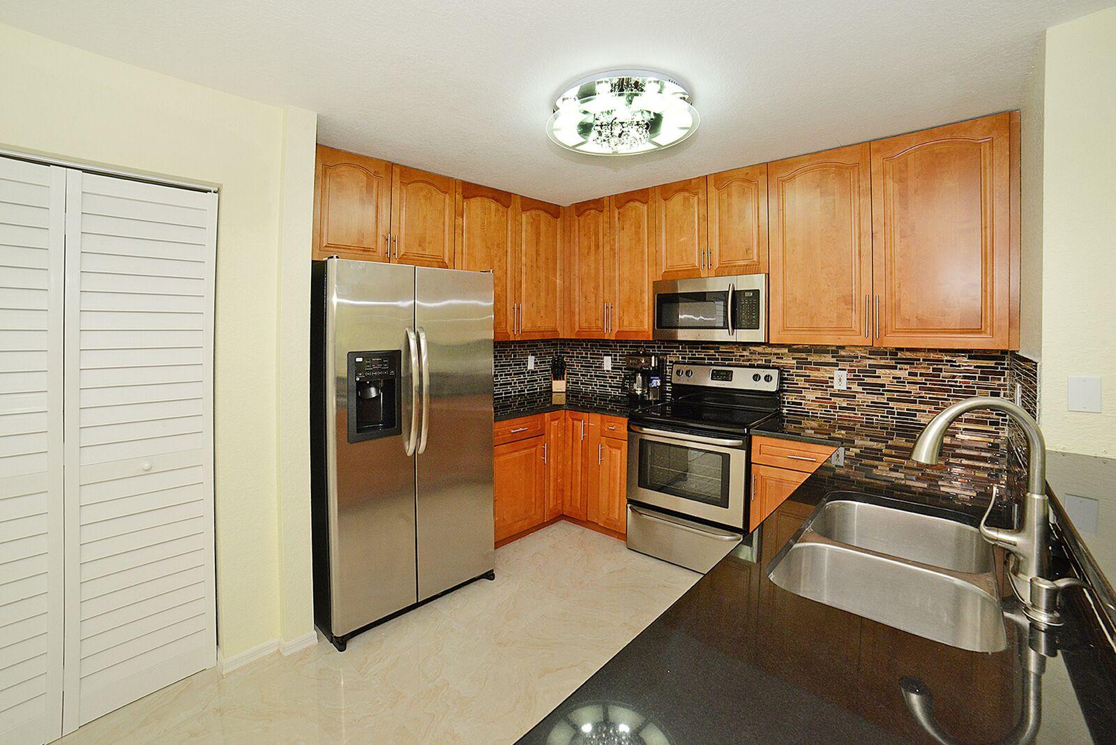 20905 Avenel Run Boca Raton, FL 33428 - Photo 14 of 34 14