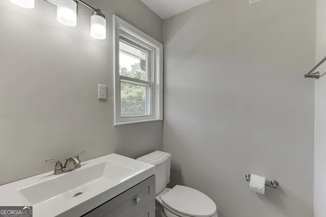 $1,595 | 4282 Roswell Road, Unit D2, Atlanta, GA 30342