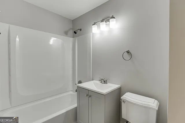 $1,595 | 4282 Roswell Road, Unit D2, Atlanta, GA 30342