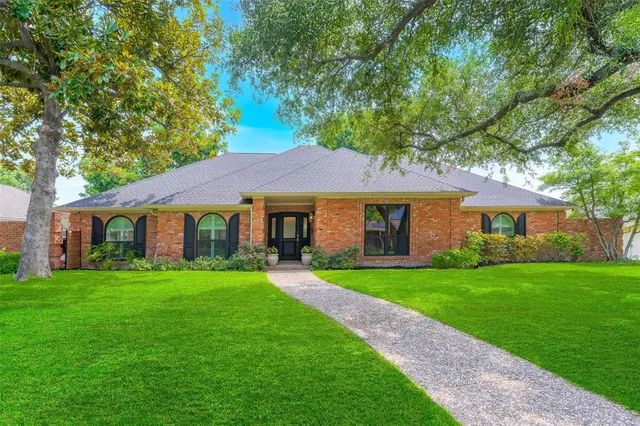 $1,100,000 | 6606 Regalbluff Drive, Dallas, TX 75248