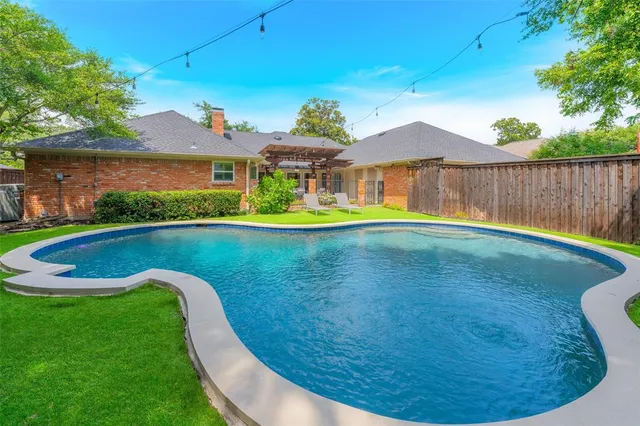 $1,100,000 | 6606 Regalbluff Drive, Dallas, TX 75248