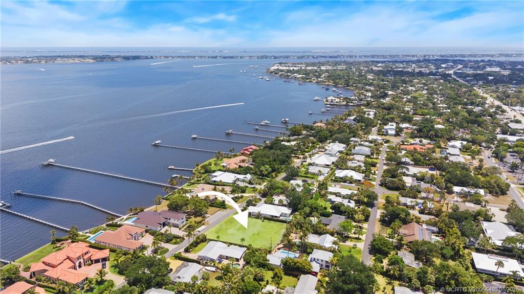 818 Southeast Riverside Drive Stuart, FL 34994 - Photo 5 of 12