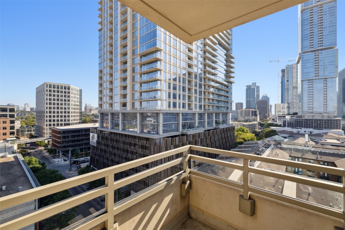 300 Bowie Street, Unit 1101 Austin, TX 78703 - Photo 26 of 40 a view of balcony with city view