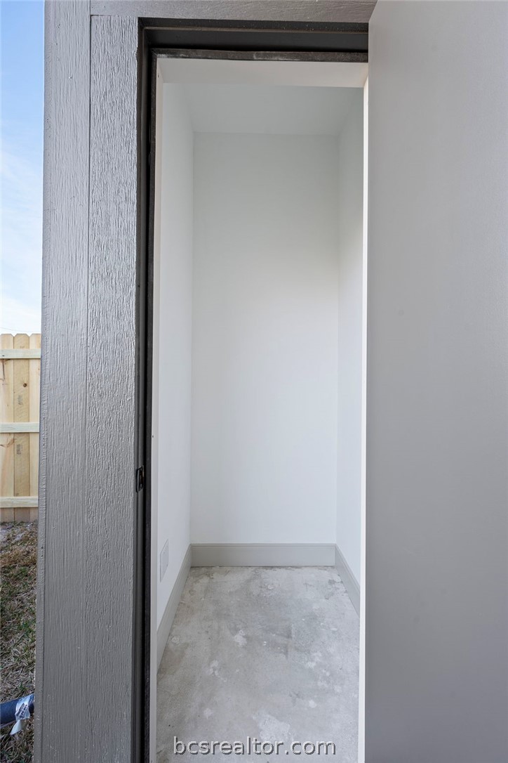 106 33rd Street West Bryan, TX 77803 - Photo 18 of 22 a view of a small space