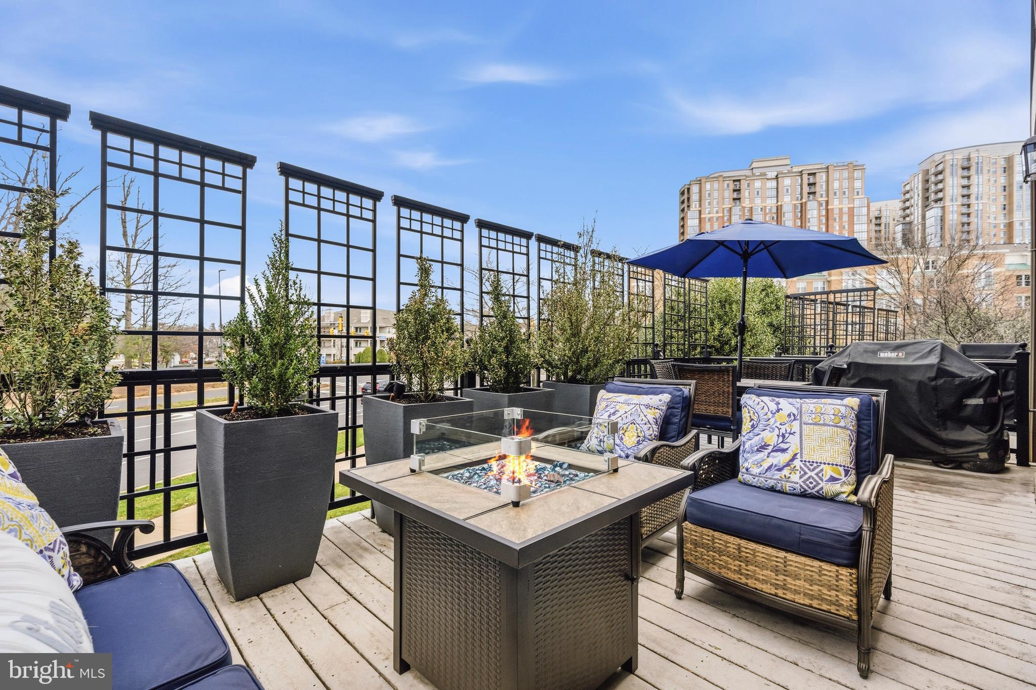 12138 Chancery Station Circle Reston, VA 20190 - Photo 20 of 54 a outdoor space with patio the couches and a patio