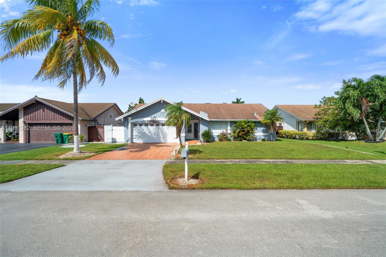 7461 Northwest 36th Street Lauderhill, FL 33319 - Photo 4 of 24 a house with a outdoor space