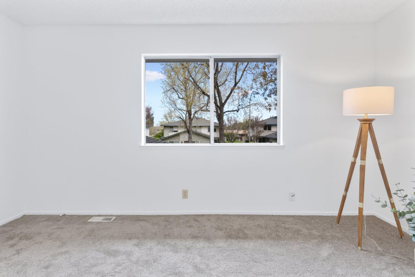 220 Watson Drive, Unit 2 Campbell, CA 95008 - Photo 15 of 34 an empty room with a window