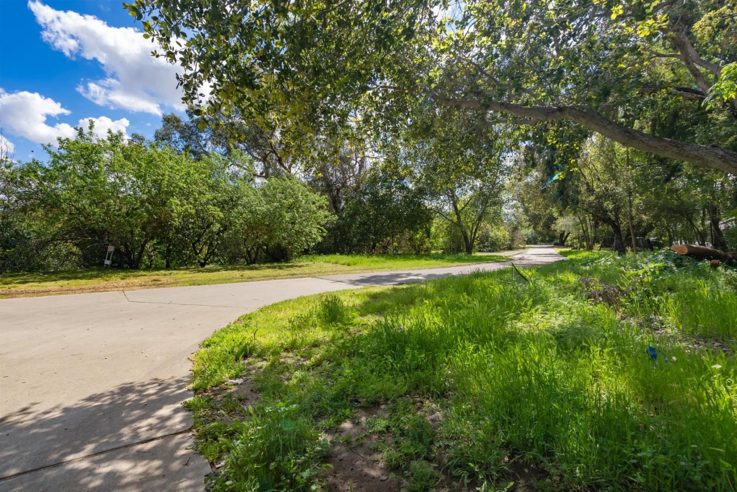 220 Watson Drive, Unit 2 Campbell, CA 95008 - Photo 29 of 34 a view of outdoor space